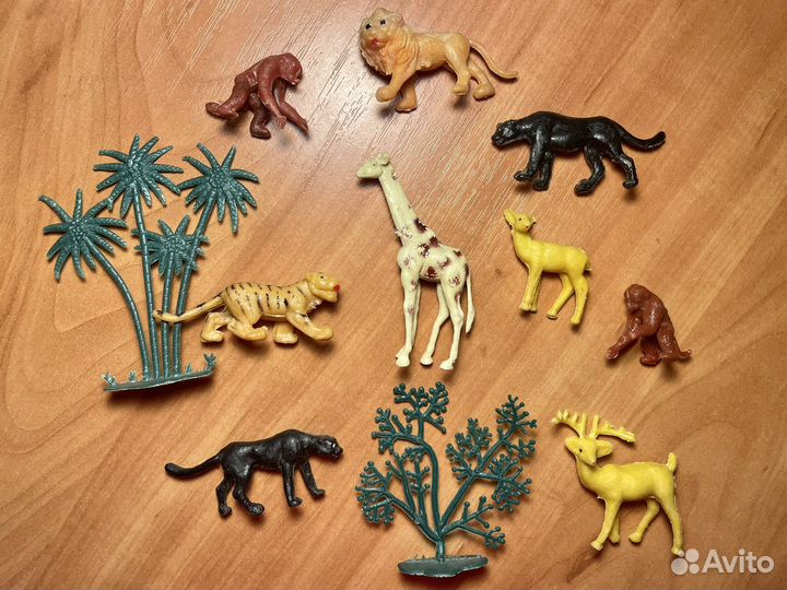 Киндер динозавры Чупа чупс Нестле насекомые kinder