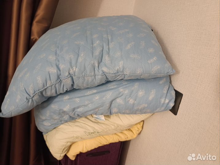 Отдам подушки и одеяла б/у