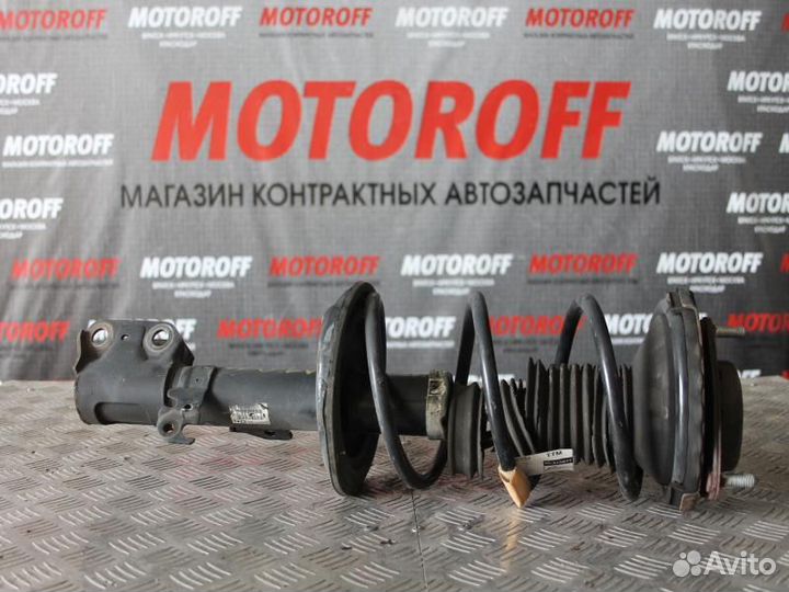 Стойка передняя правая Тойота Вокси AZR60/AZ А929