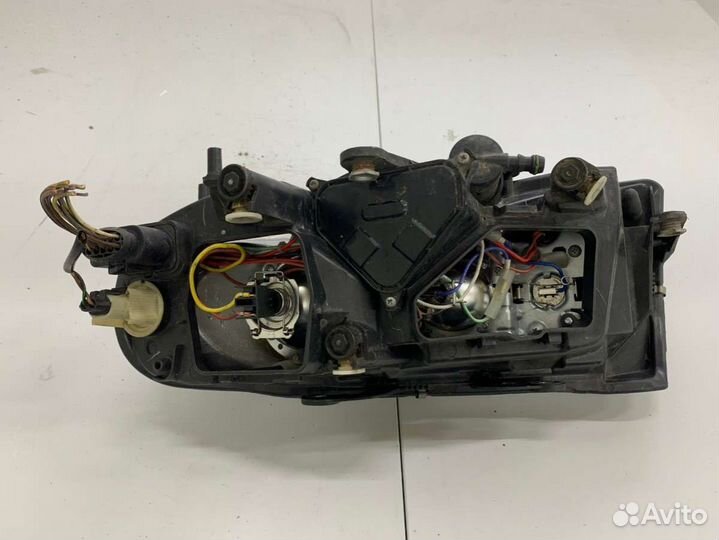 Фара передняя правая Skoda Superb 1 0