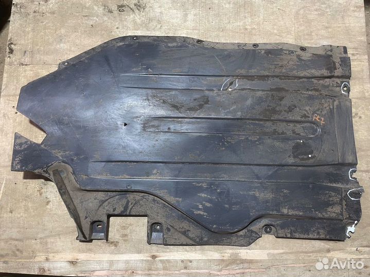 Защита бака левая BMW бмв G05 G06 Г05 Г06