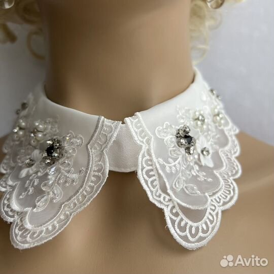 Съемный воротничок из органзы с вышивкой и декором