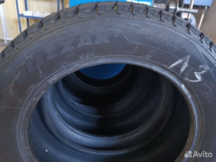 Bridgestone Blizzak DM-V2 215/60 R17