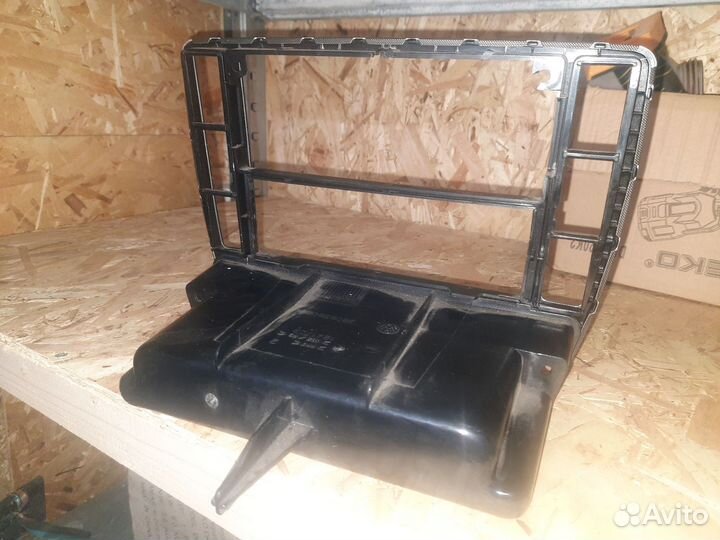 Рамка центральная торпеды passat b5