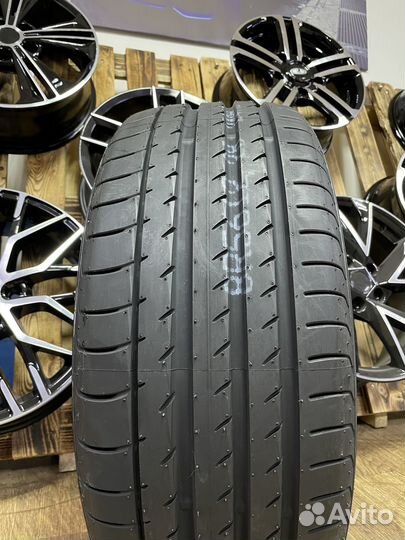 Yokohama Advan Sport V105S 255/35 R20 97Y