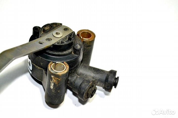 Главный кран уровня пола iveco Stralis (01.02)