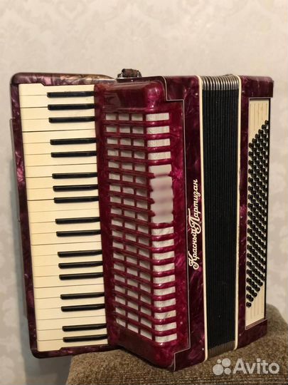 Аккордеон Красный партизан 1953г