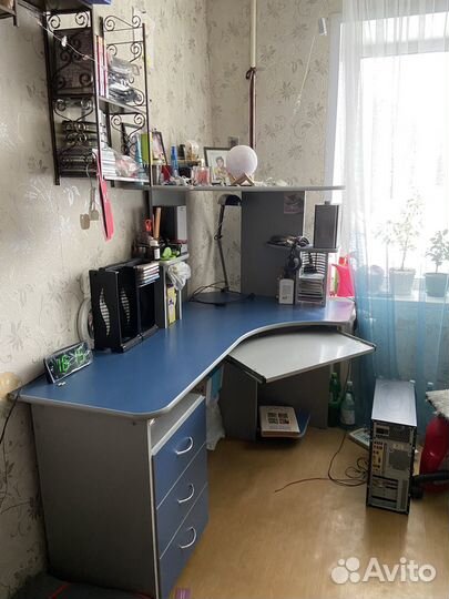 Компьютерный стол