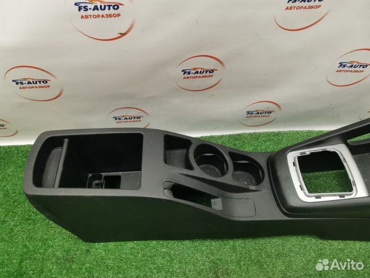 Консоль между сидений Kia Ceed хетчбэк 1.4 G4FA