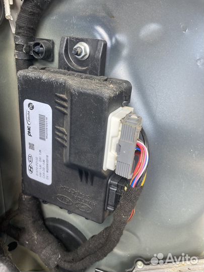 Блок управления крышкой багажника Кия Соренто 4 MQ