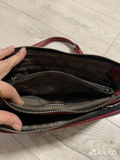 Продам кожанную сумку.Состояние новой