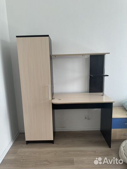 Письменный стол