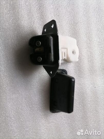 Замок крышки багажника nissan x-trail t31