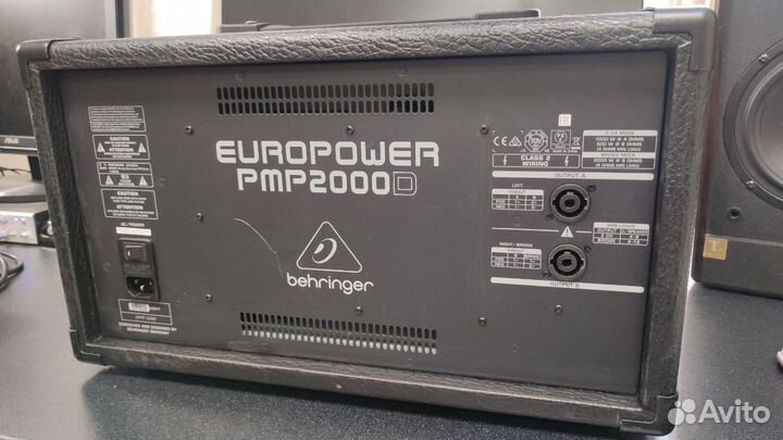 Микшер-усилитель Behringer PMP2000D