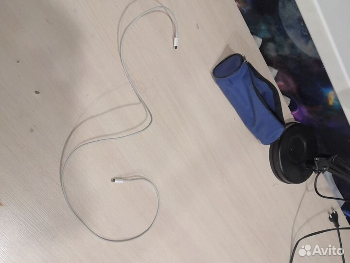 Провод на iPhone