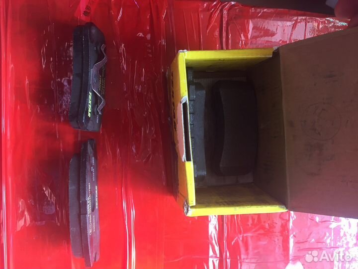 Тормозные колодки на Mitsubishi/Peugeot/Citroen