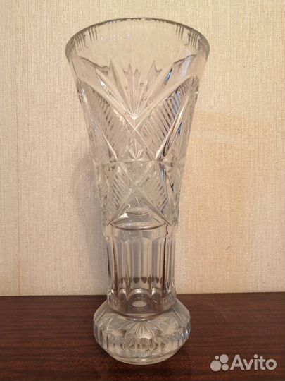 Хрустальная ваза