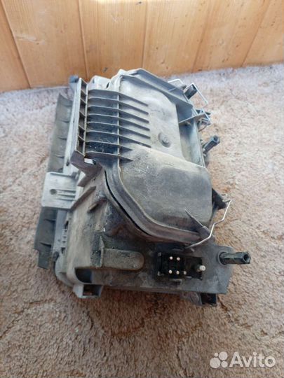 Фара правая Mercedes W124 рестайлинг