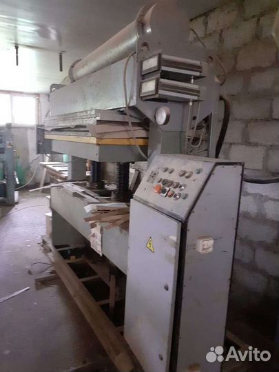 Пресс мембранный для окутки шпоном