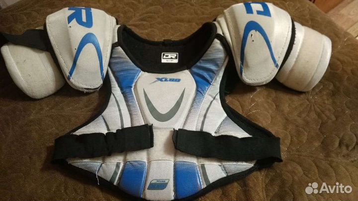 Нагрудник хоккейный