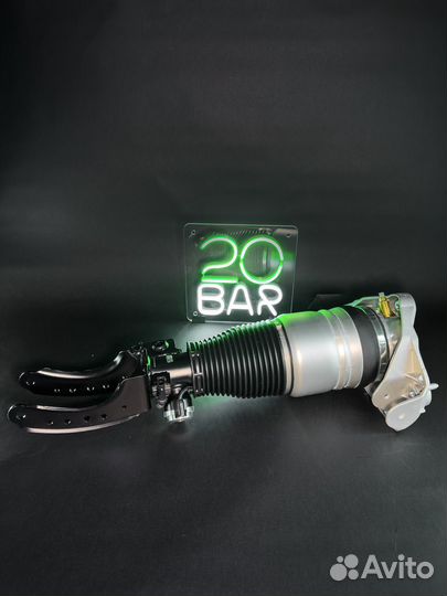 Передняя левая пневмостойка Audi Q7 4L