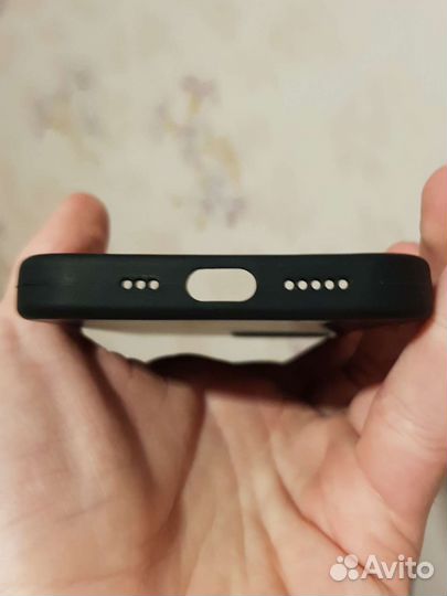 Силиконовый чехол iPhone 13
