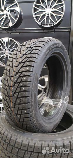 Hankook Winter I'Pike RS2 W429 215/55 R17