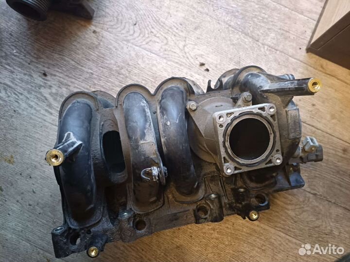 Впускной коллектор 1.6 Renault Logan 2