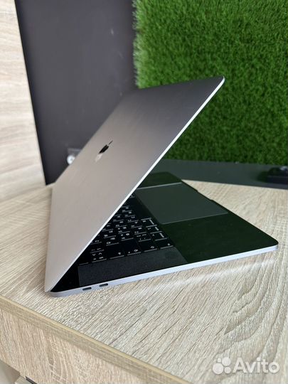 Apple MacBook Pro 15,2018,Space Gray