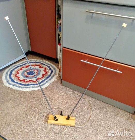 Антенна комнатная телевизионная