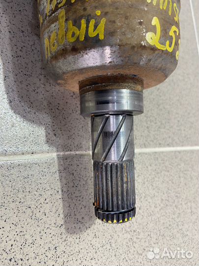 Привод передний левый Nissan Primera P10 1993 г