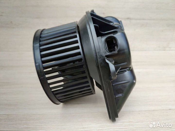Мотор вентилятор отопителя Peugeot 406