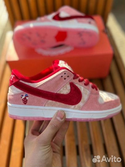 StrangeLove x Nike SB Dunk Low