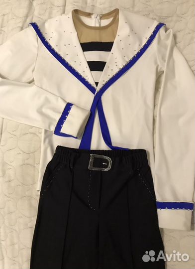 Костюм для выступлений по фигурному катанию