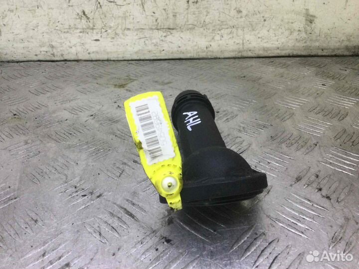 Фланец (тройник) системы охлаждения Volkswagen Pas