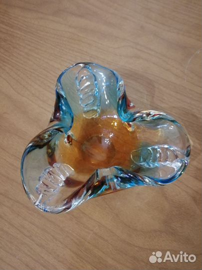 Конфетницы, пепельницы из гутного стекла