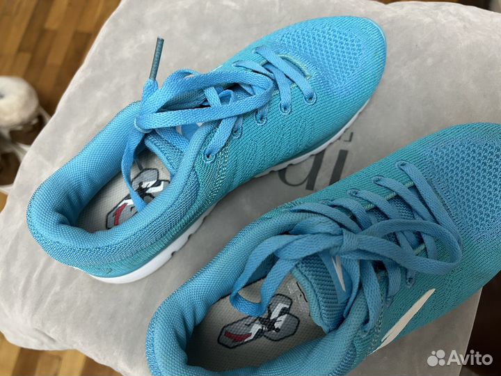 Кроссовки женские 37 размер