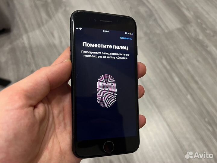 Телефон iPhone 7 Black