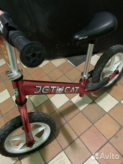 Беговел jetcat