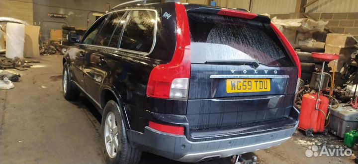 Двери для volvo XC90 2010год чёрные