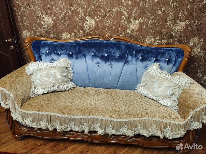 Диван с креслами