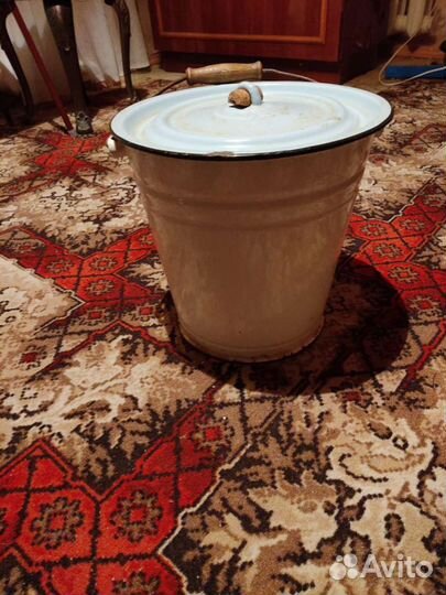 Эмалированное ведро