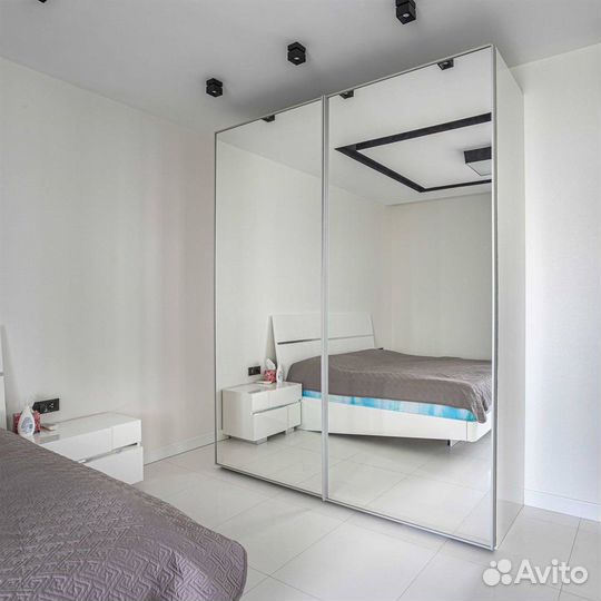 Шкаф купе с зеркалом