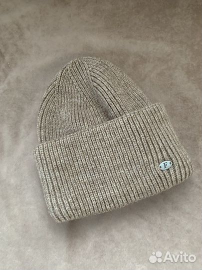 Шапка женская вязаная