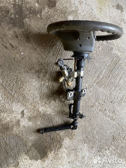 Руль в сборе с рулевой колонкой и замком зажигания