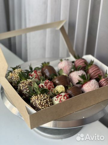 Клубника в шоколаде,меренговый рулет, торт яйцо