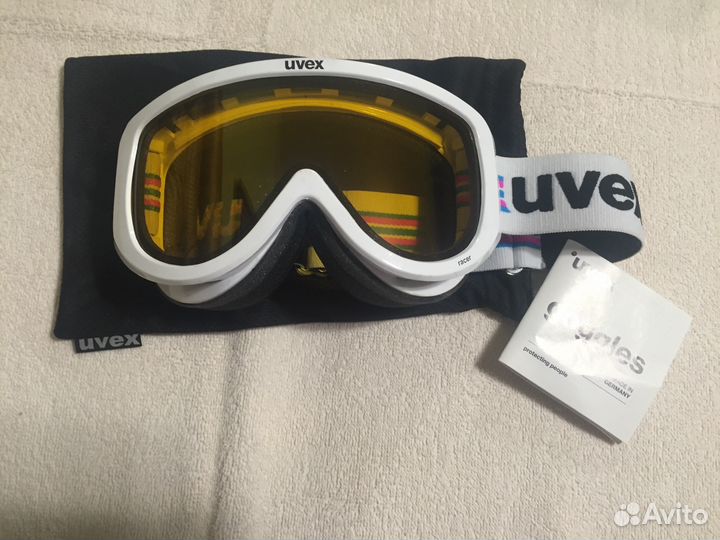Горнолыжные очки uvex race