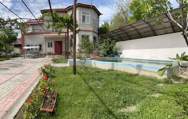 Дом 182 м² на участке 5 сот.