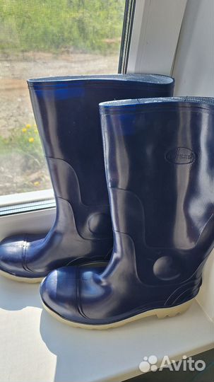 Резиновые сапоги
