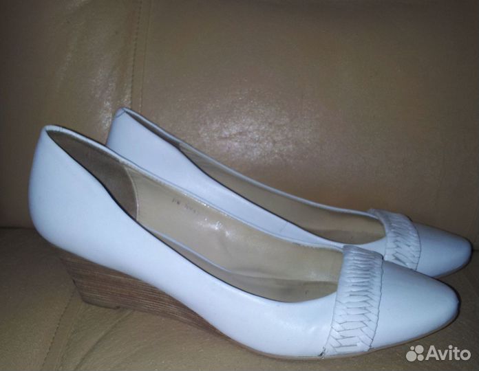 Туфли белые